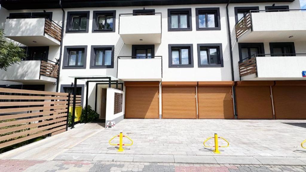 Apartament With Balcony - Free Parking